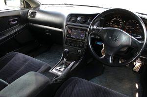 Read more about the article Right-Hand Drive Cars: Everything You Need to Know