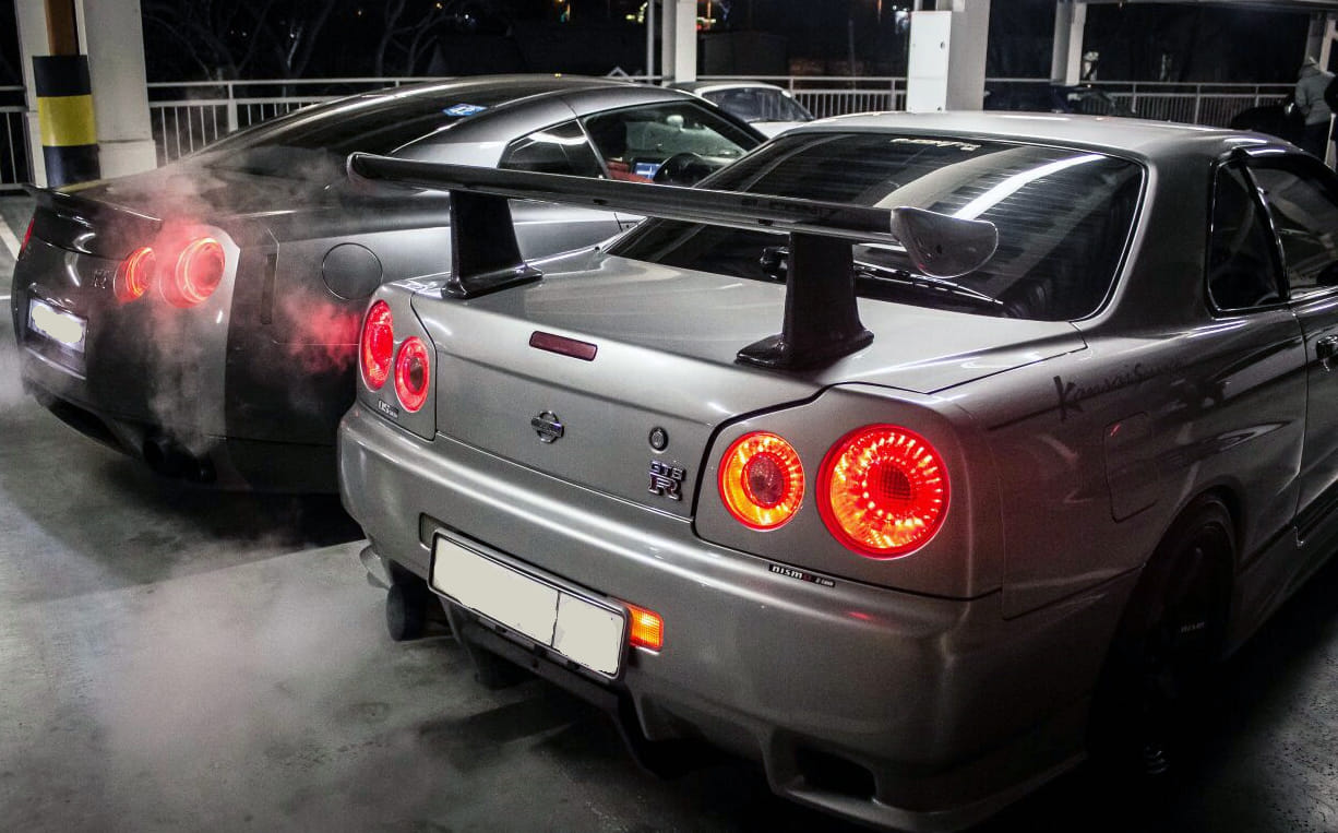 Nissan Skyline R34 JDM car rear